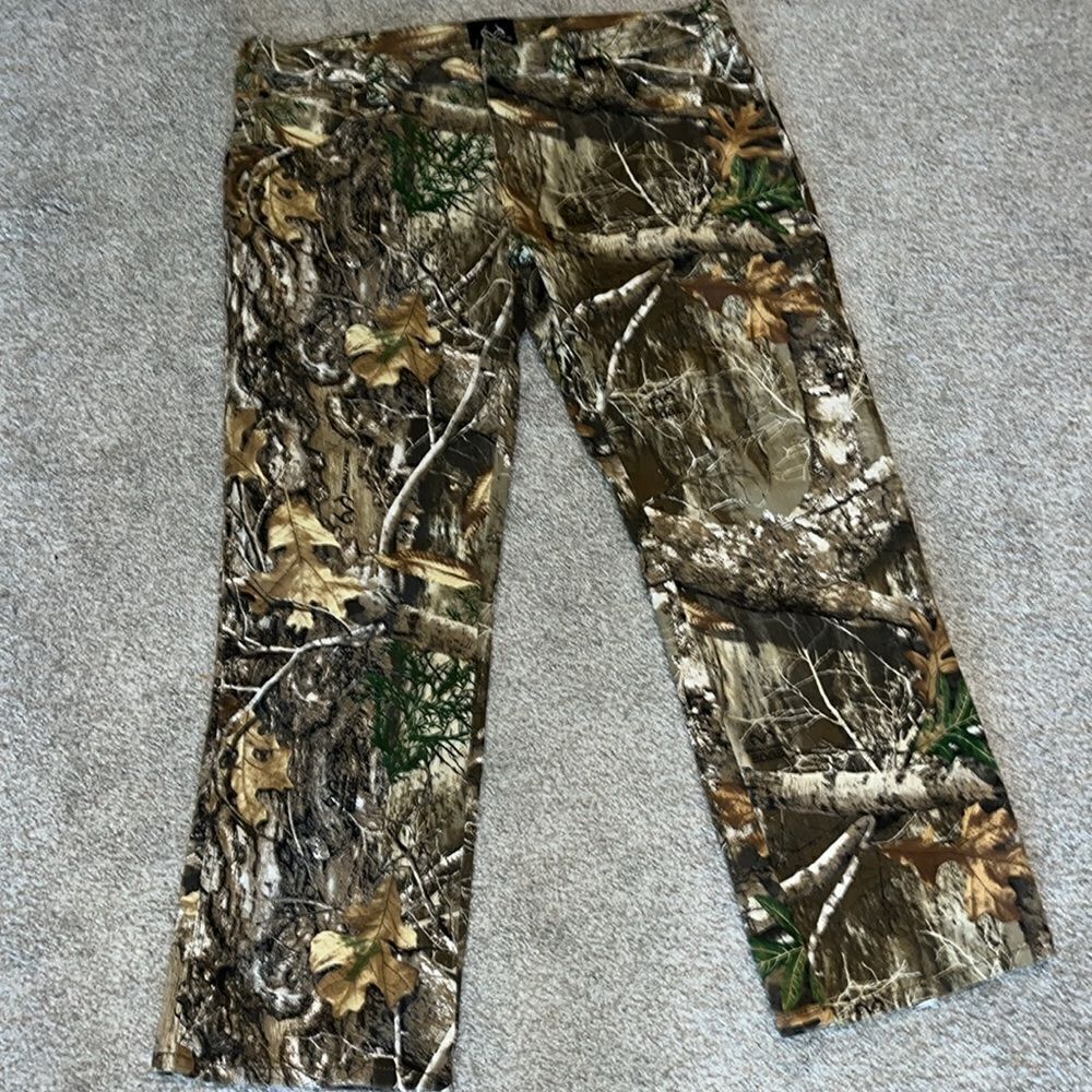 Realtree Edge Green Camouflage Camo 5 pocket 38 x 30 cotton spandex blend Pants